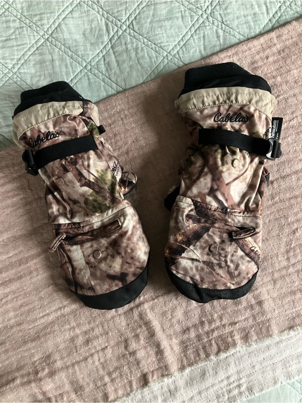 Cabela’s Hunting Mittens - Picture 1 of 11